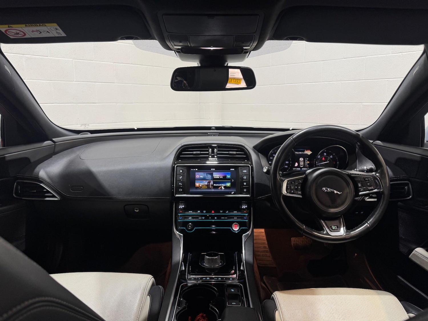 Used Jaguar XE 2015 for sale - 76803562: Photo 28