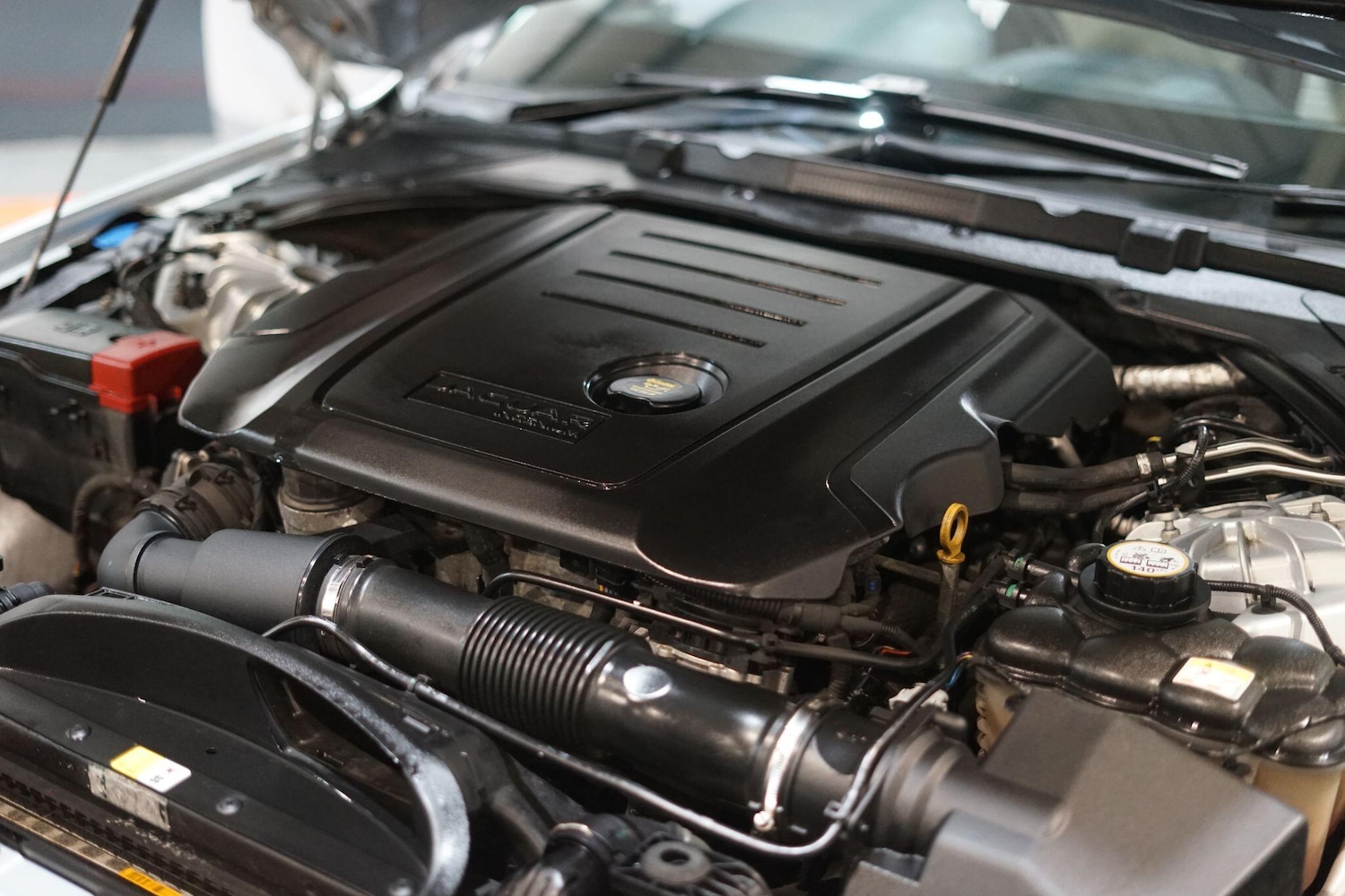 Used Jaguar XE 2015 for sale - 76803562: Photo 39