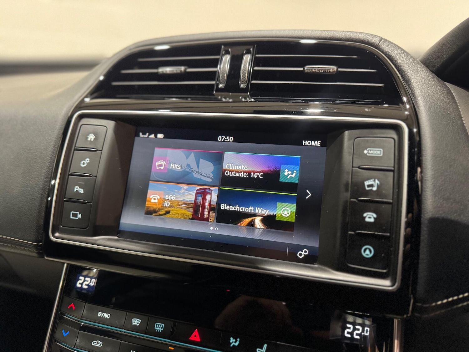 Used Jaguar XE 2015 for sale - 76803562: Photo 45