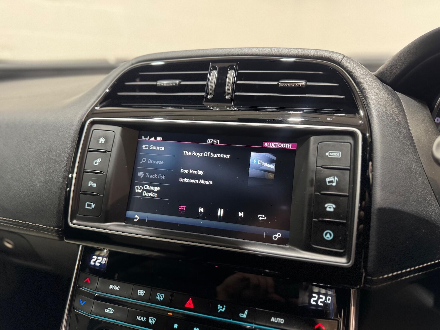 Used Jaguar XE 2015 for sale - 76803562: Photo 47