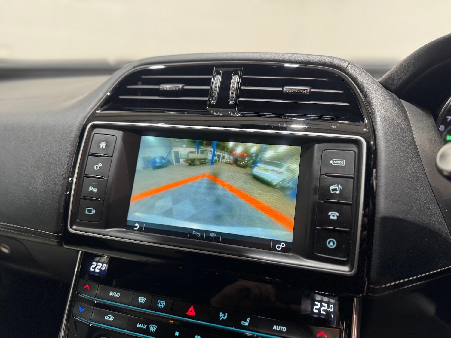 Used Jaguar XE 2015 for sale - 76803562: Photo 49