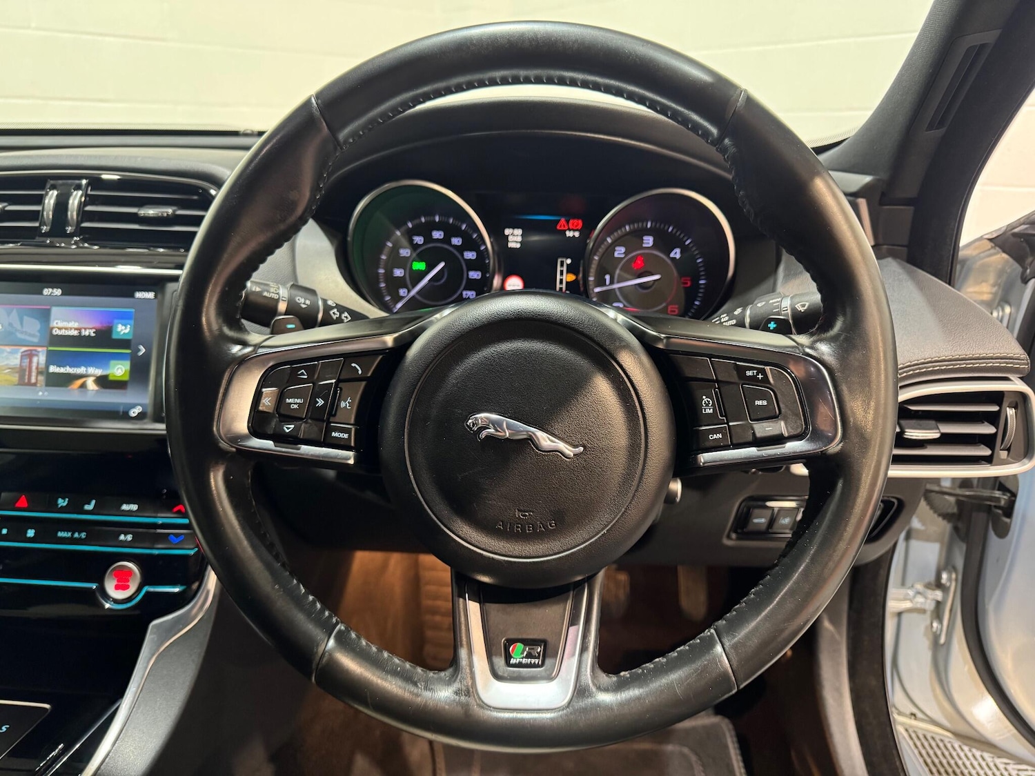 Used Jaguar XE 2015 for sale - 76803562: Photo 53