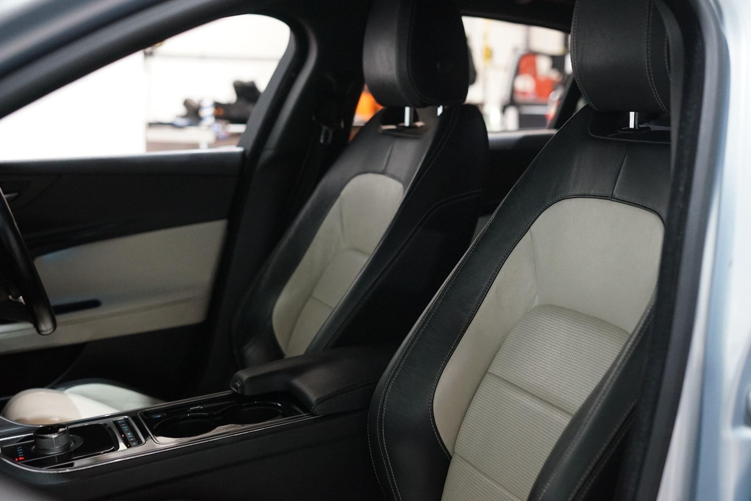 Used Jaguar XE 2015 for sale - 76803562: Photo 54