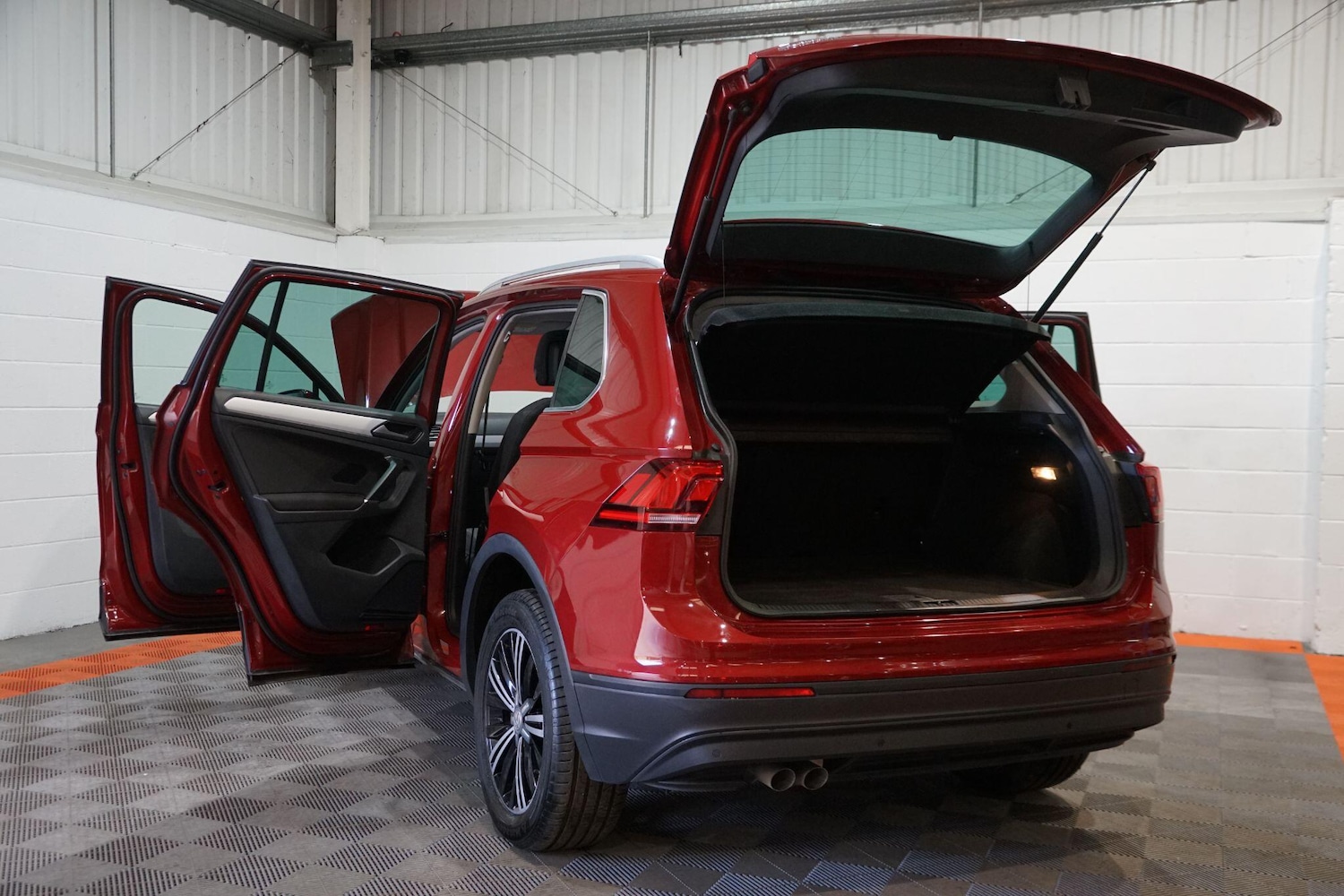 Used Volkswagen Tiguan for sale - 77808749: Photo 17