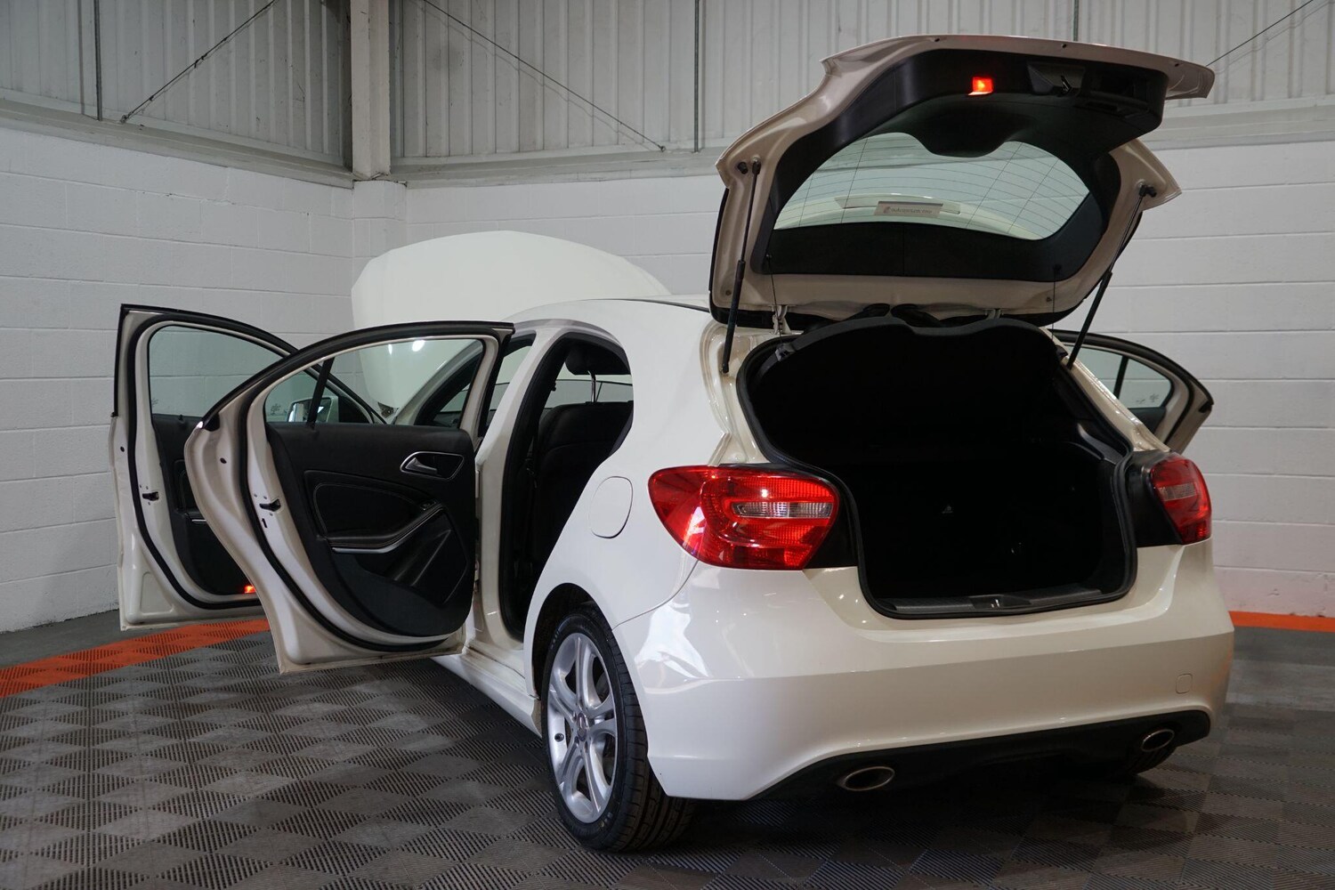 Used Mercedes-Benz A-Class 2015 for sale - 77838456: Photo 17