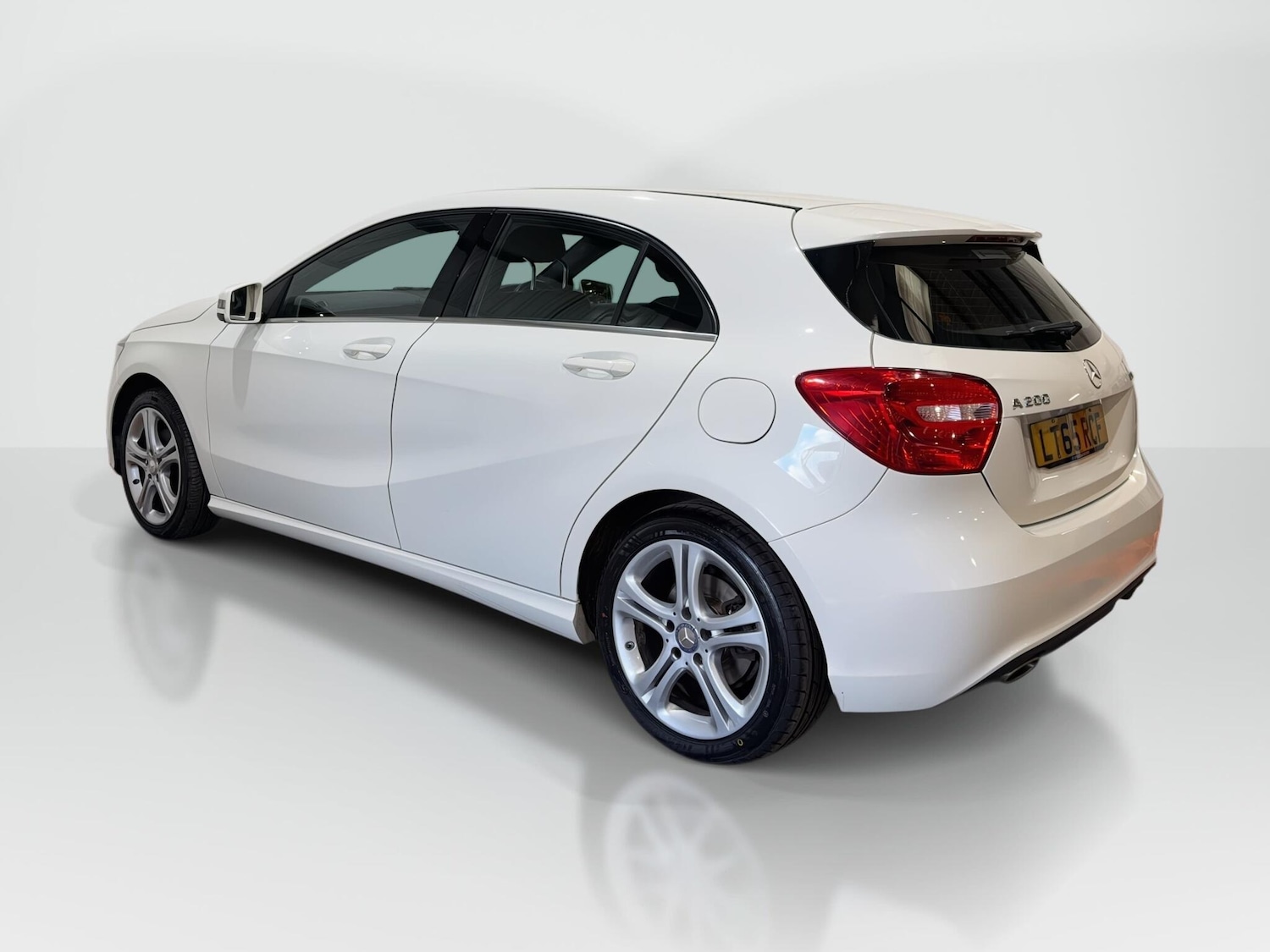 Used Mercedes-Benz A-Class 2015 for sale - 77838456: Photo 3