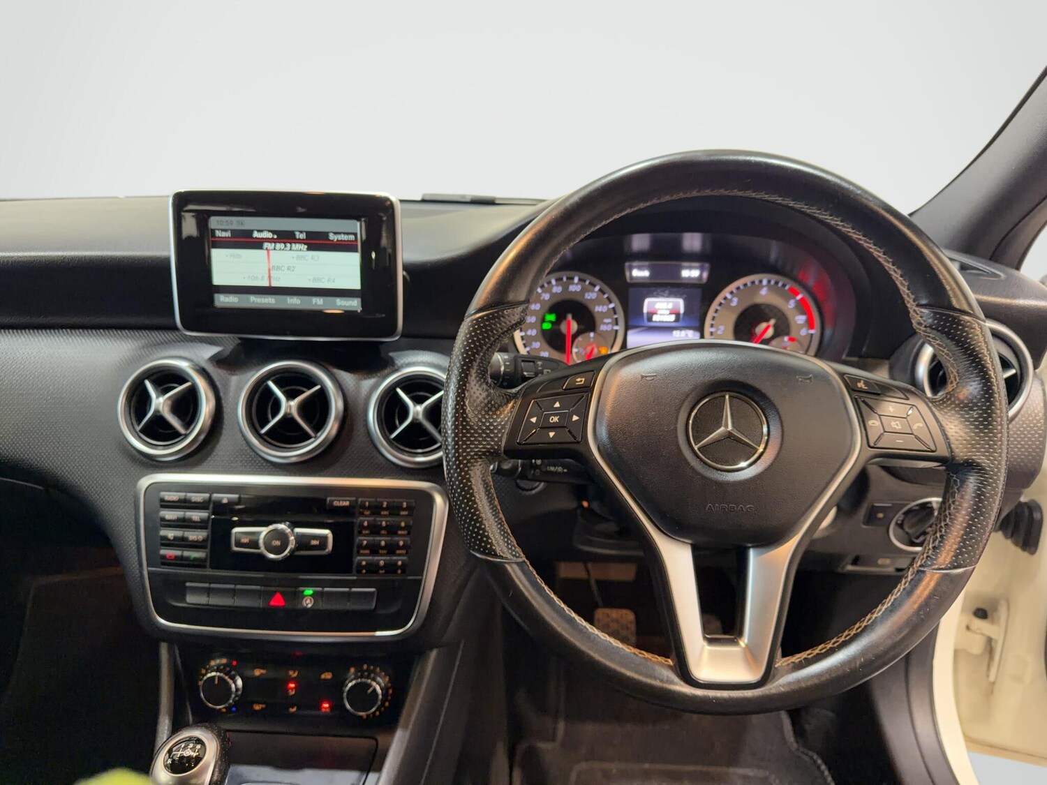 Used Mercedes-Benz A-Class 2015 for sale - 77838456: Photo 33