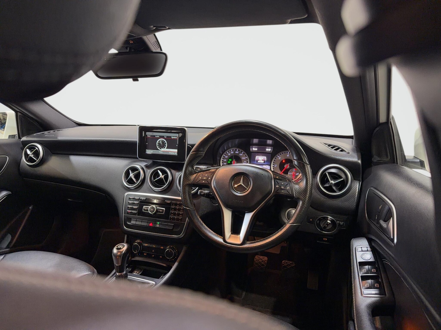 Used Mercedes-Benz A-Class 2015 for sale - 77838456: Photo 4