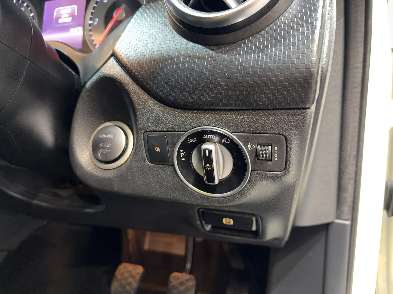 Used Mercedes-Benz A-Class 2015 for sale - 77838456: Photo 40