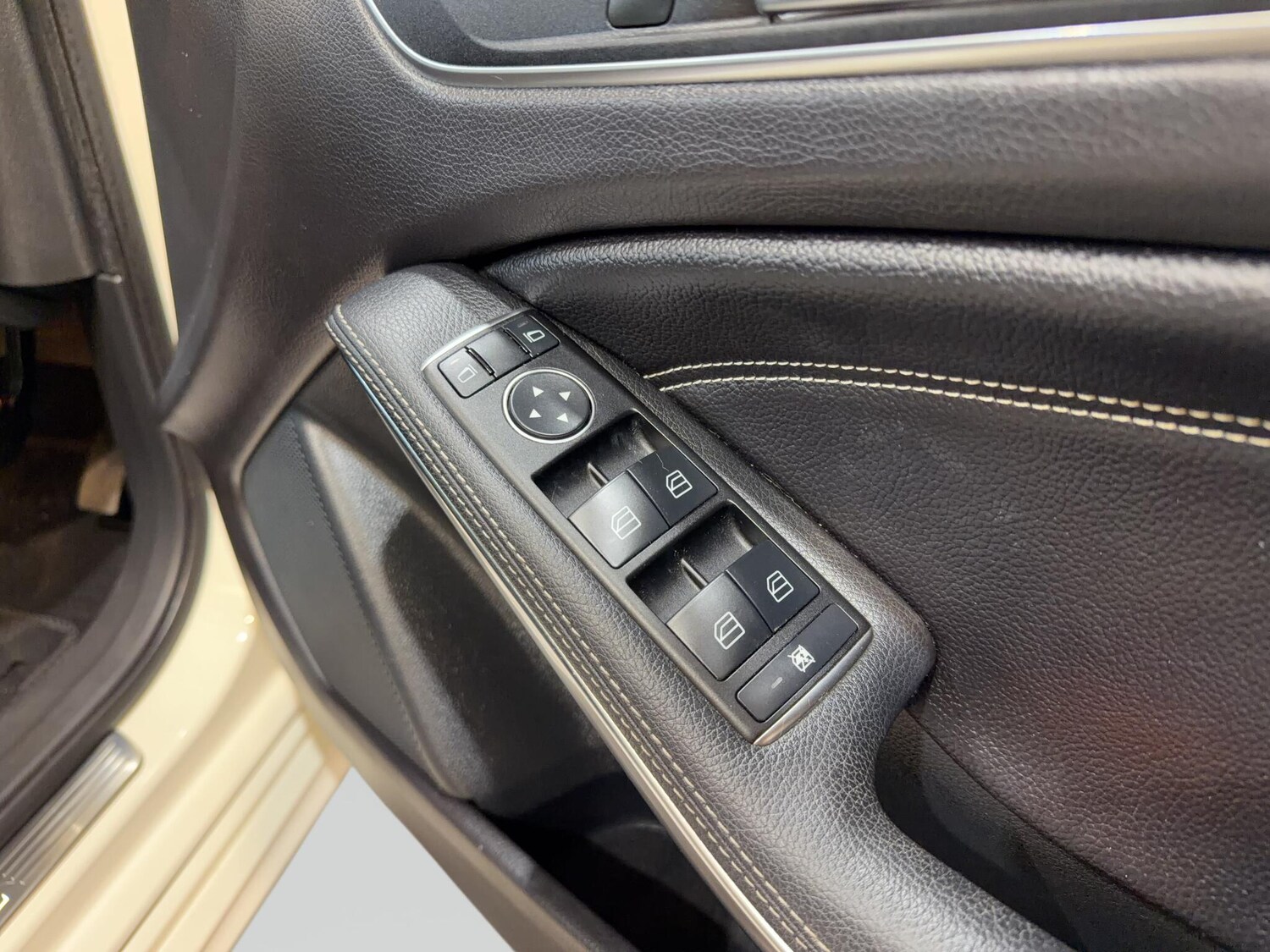 Used Mercedes-Benz A-Class 2015 for sale - 77838456: Photo 41