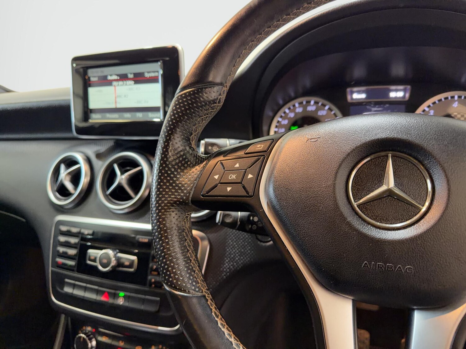 Used Mercedes-Benz A-Class 2015 for sale - 77838456: Photo 74