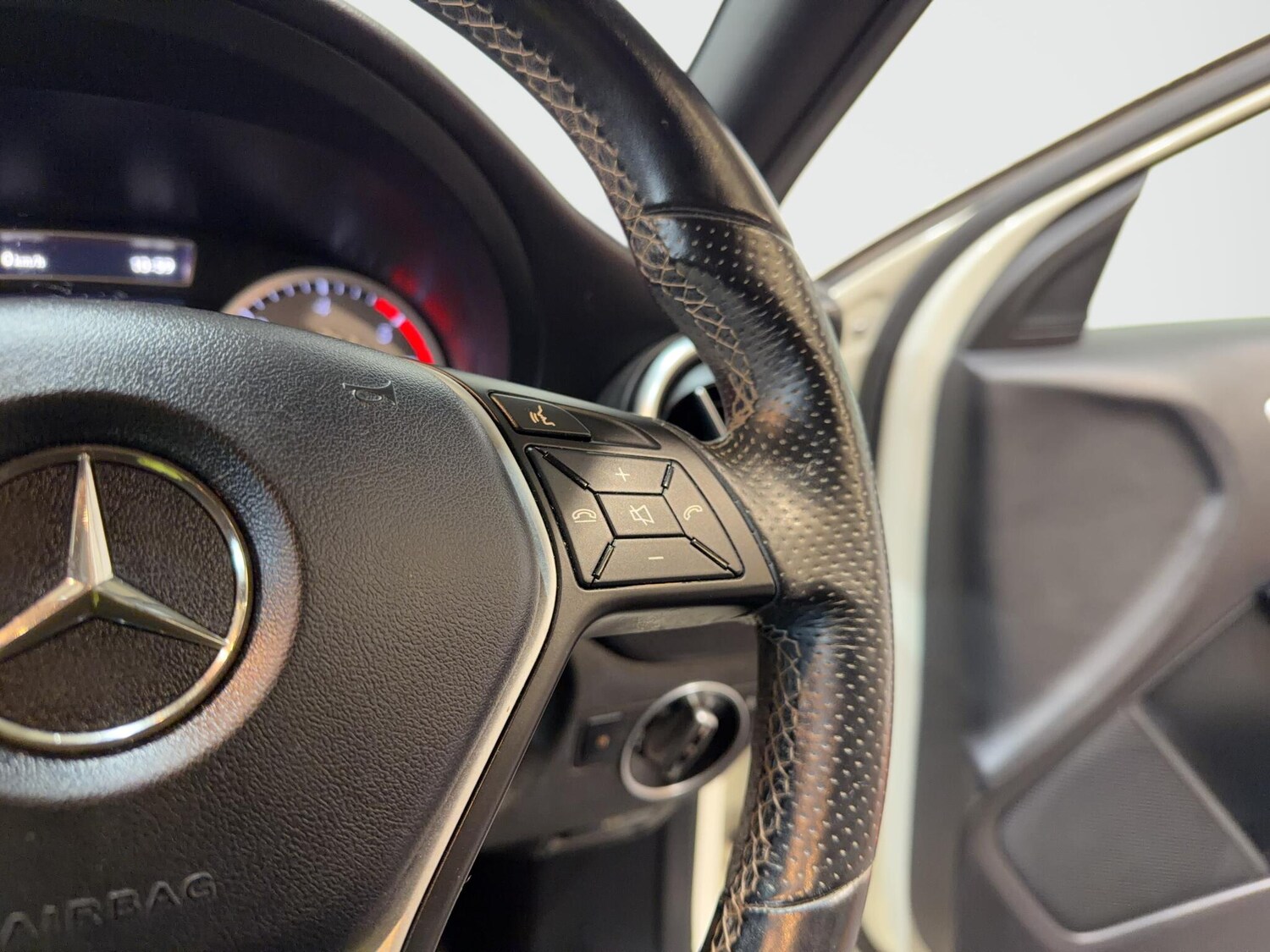 Used Mercedes-Benz A-Class 2015 for sale - 77838456: Photo 75