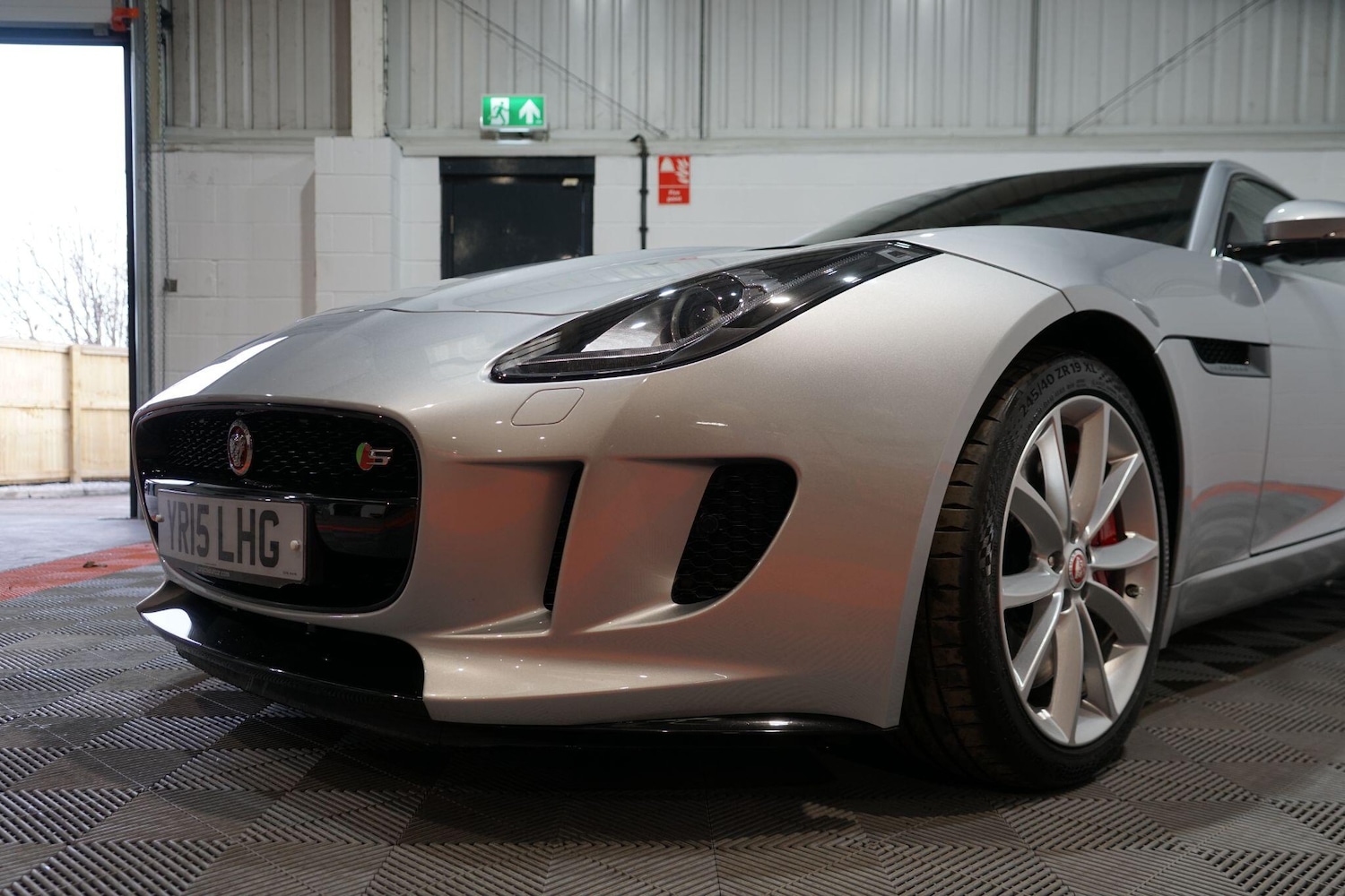 Used Jaguar F-Type 2015 for sale - 77203888: Photo 10