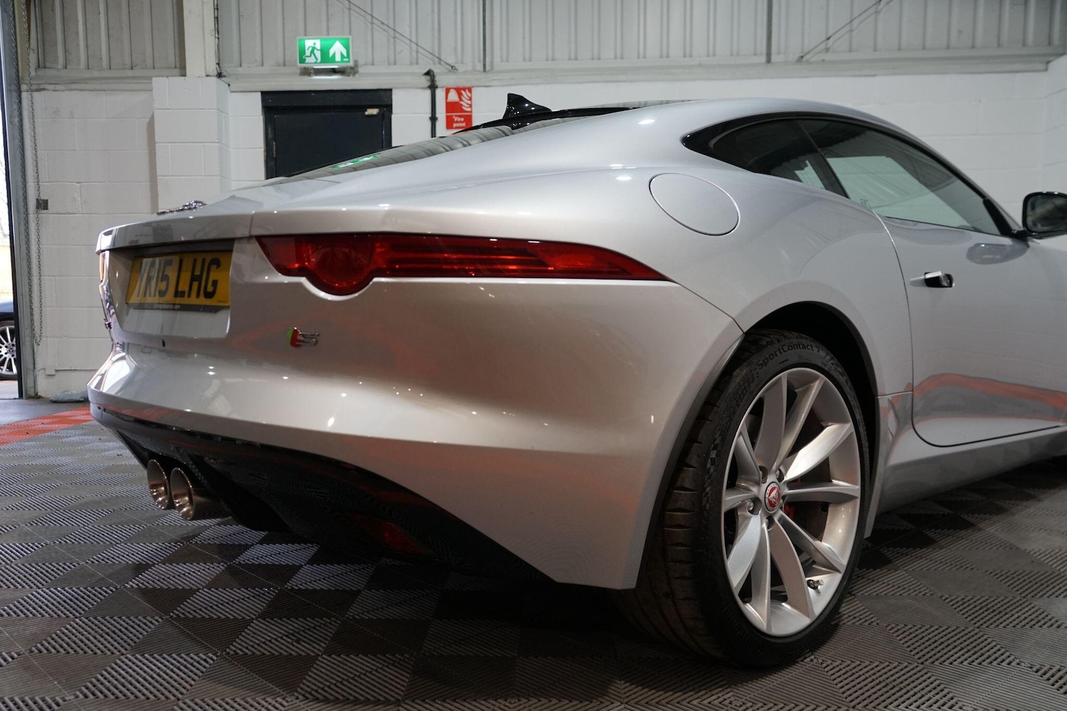 Used Jaguar F-Type 2015 for sale - 77203888: Photo 18