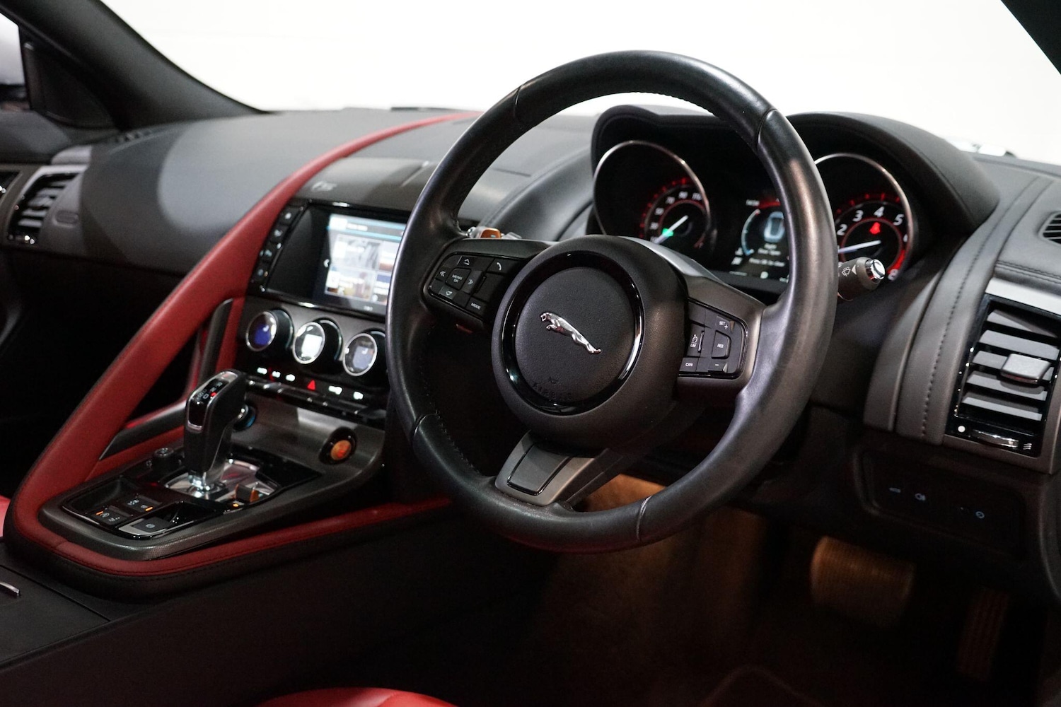 Used Jaguar F-Type 2015 for sale - 77203888: Photo 20