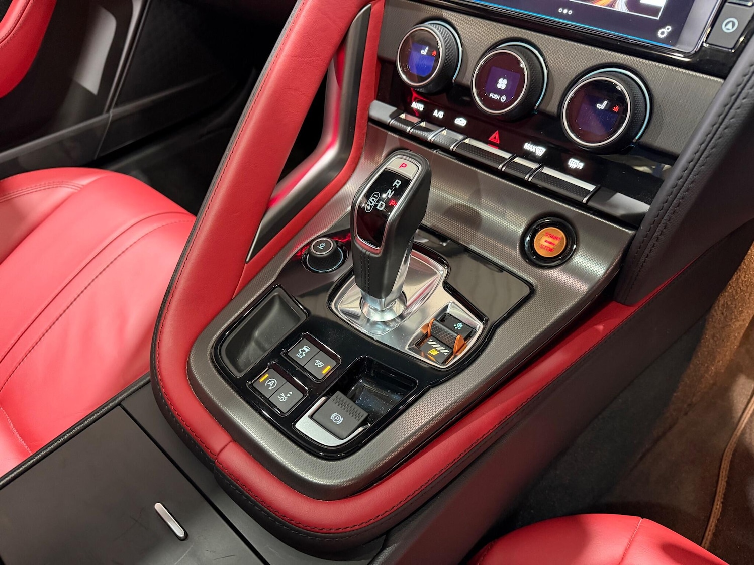 Used Jaguar F-Type 2015 for sale - 77203888: Photo 24