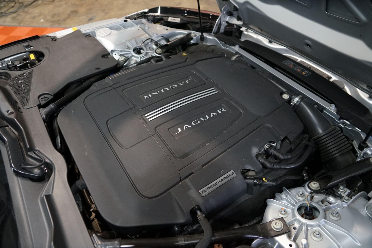 Used Jaguar F-Type 2015 for sale - 77203888: Photo 30