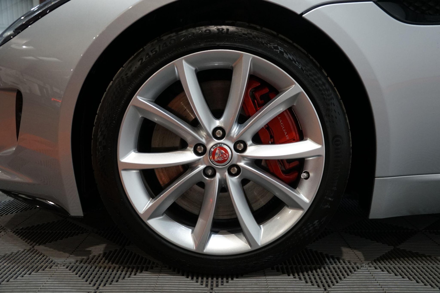 Used Jaguar F-Type 2015 for sale - 77203888: Photo 32