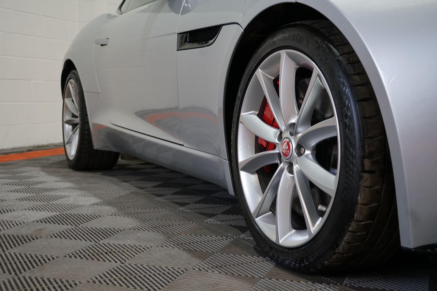 Used Jaguar F-Type 2015 for sale - 77203888: Photo 33