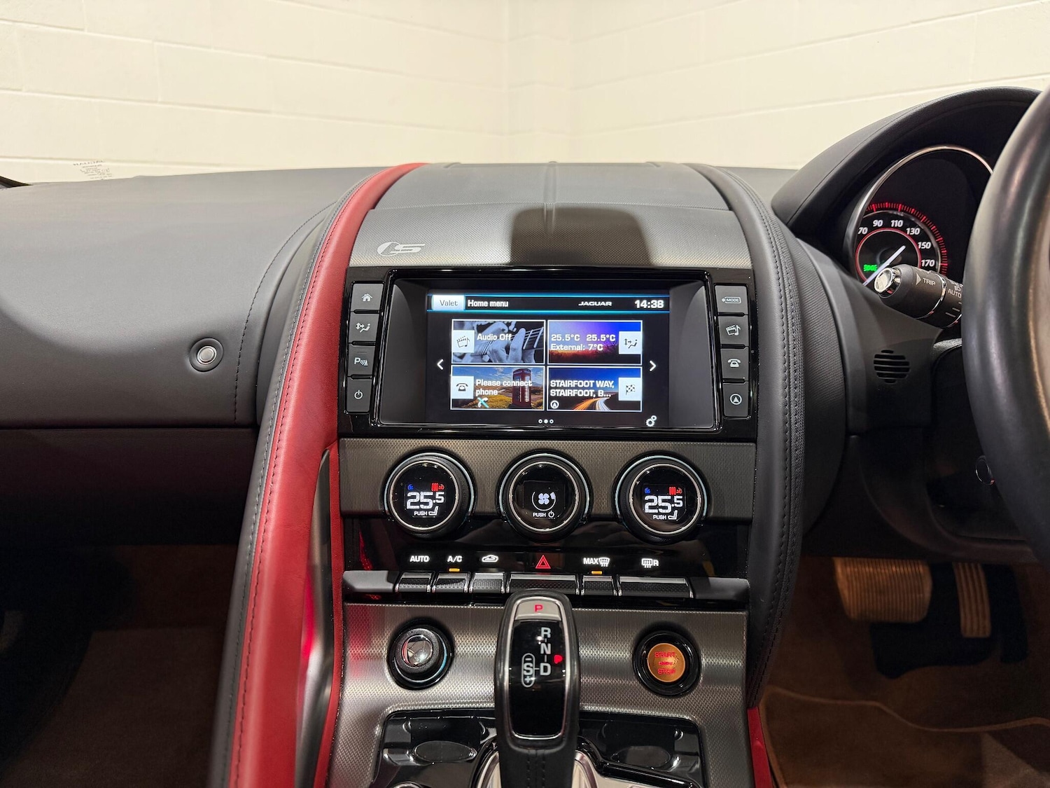 Used Jaguar F-Type 2015 for sale - 77203888: Photo 41