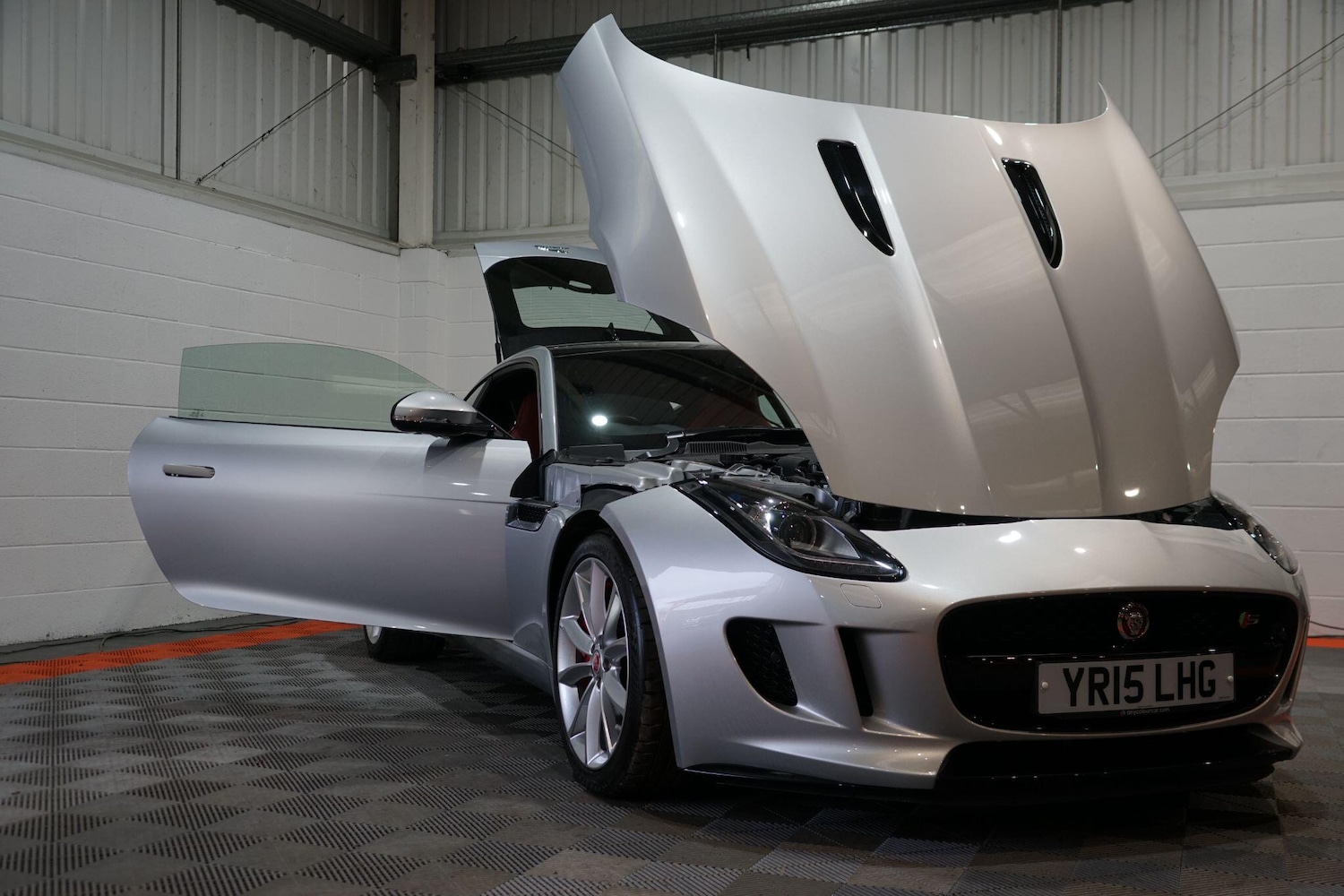 Used Jaguar F-Type 2015 for sale - 77203888: Photo 8