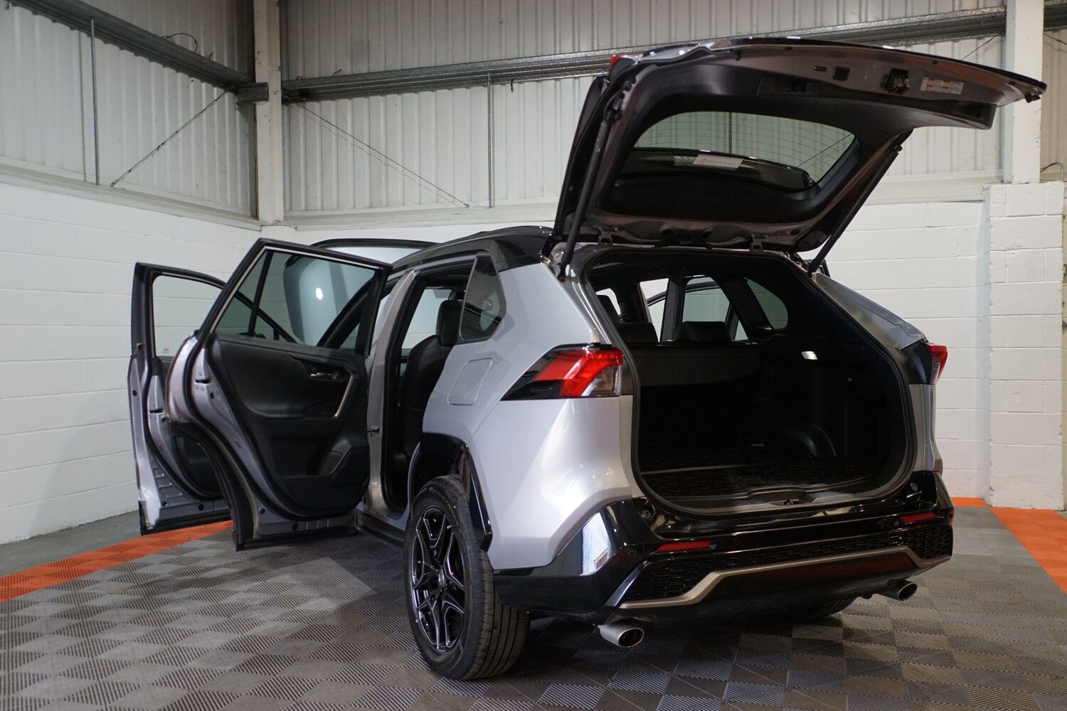 Used Toyota RAV4 2024 for sale - 78048192: Photo 15