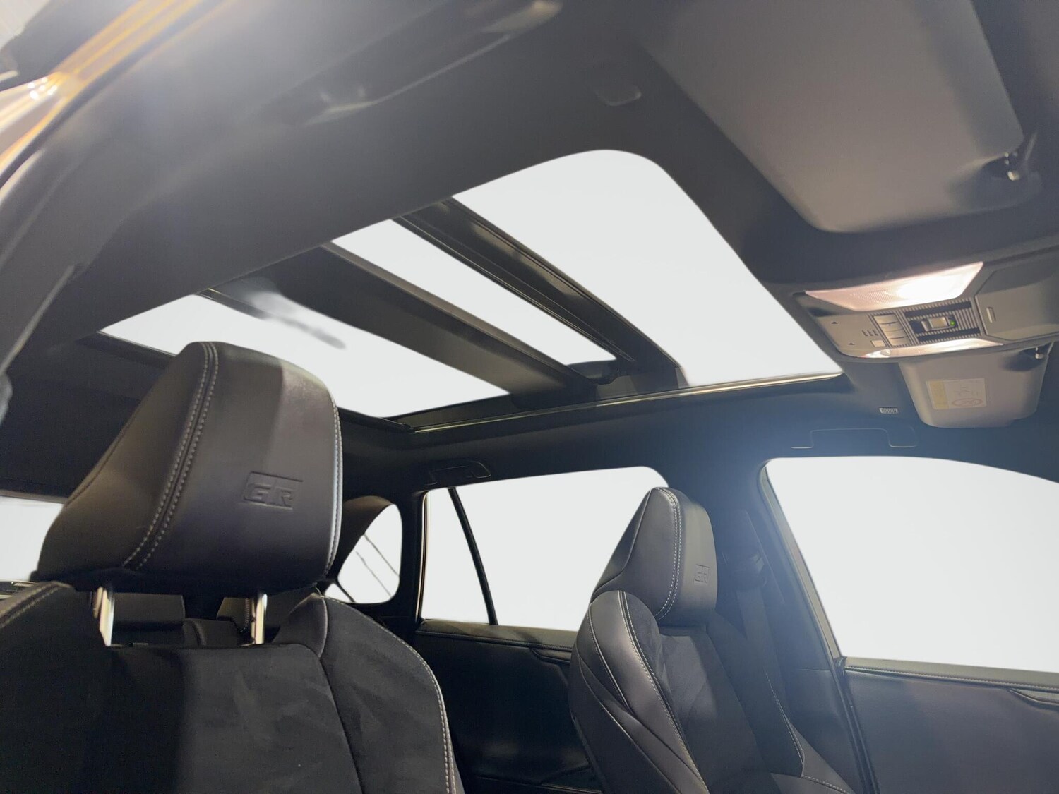 Used Toyota RAV4 2024 for sale - 78048192: Photo 30