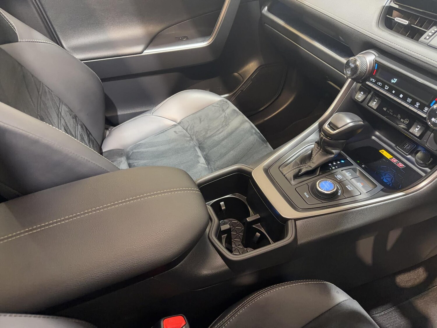 Used Toyota RAV4 2024 for sale - 78048192: Photo 31