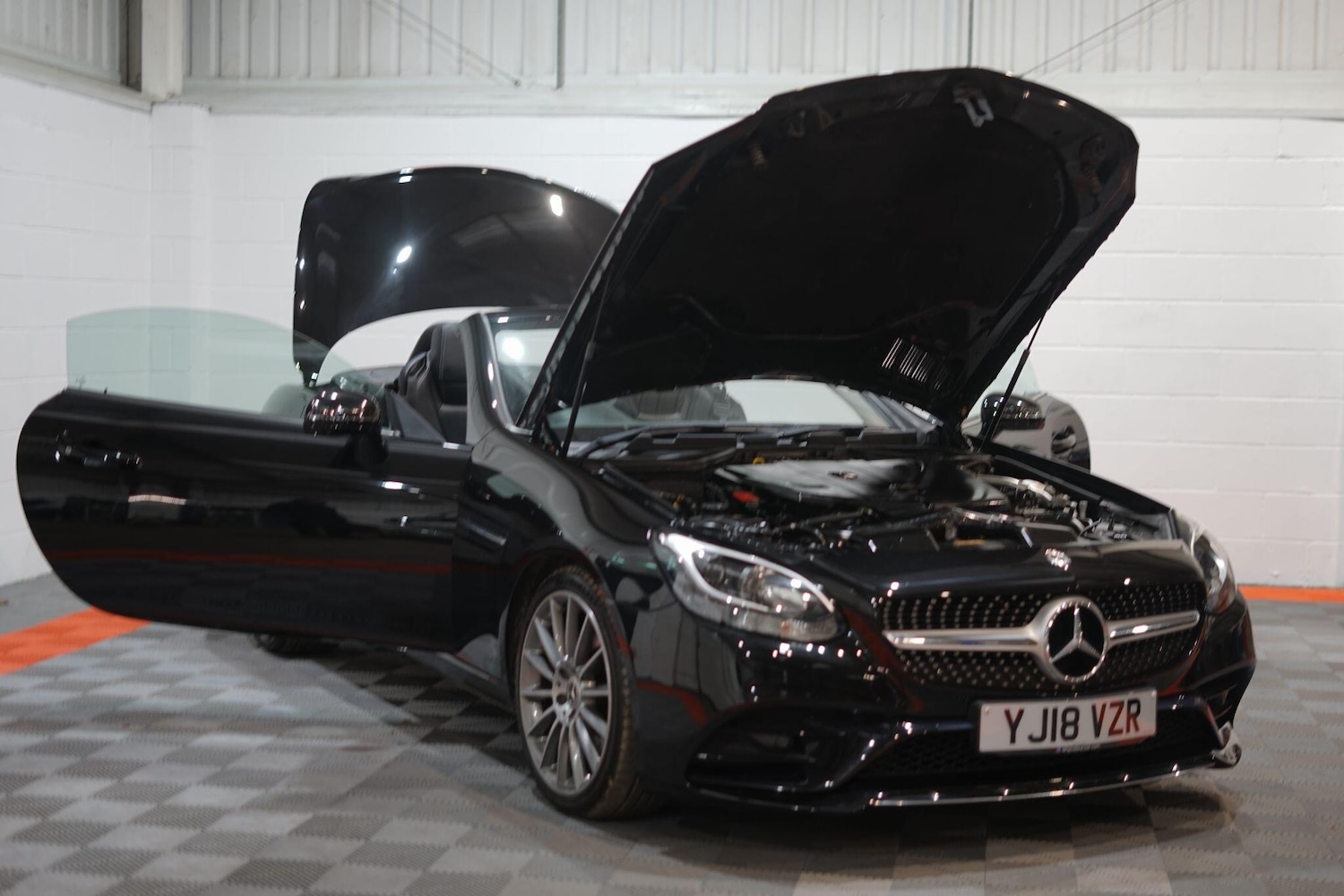 Used Mercedes-Benz SLC 2018 for sale - 76803558: Photo 11