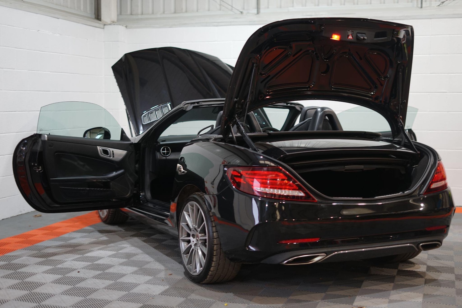 Used Mercedes-Benz SLC 2018 for sale - 76803558: Photo 17