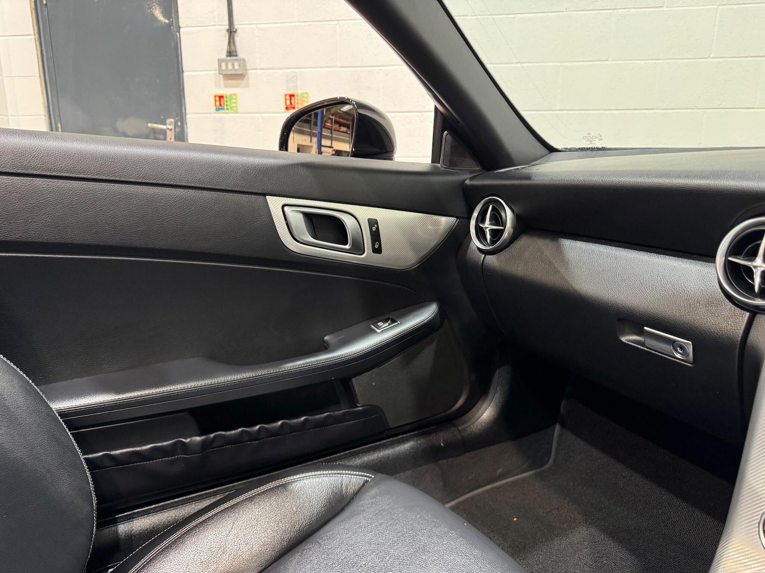 Used Mercedes-Benz SLC 2018 for sale - 76803558: Photo 29