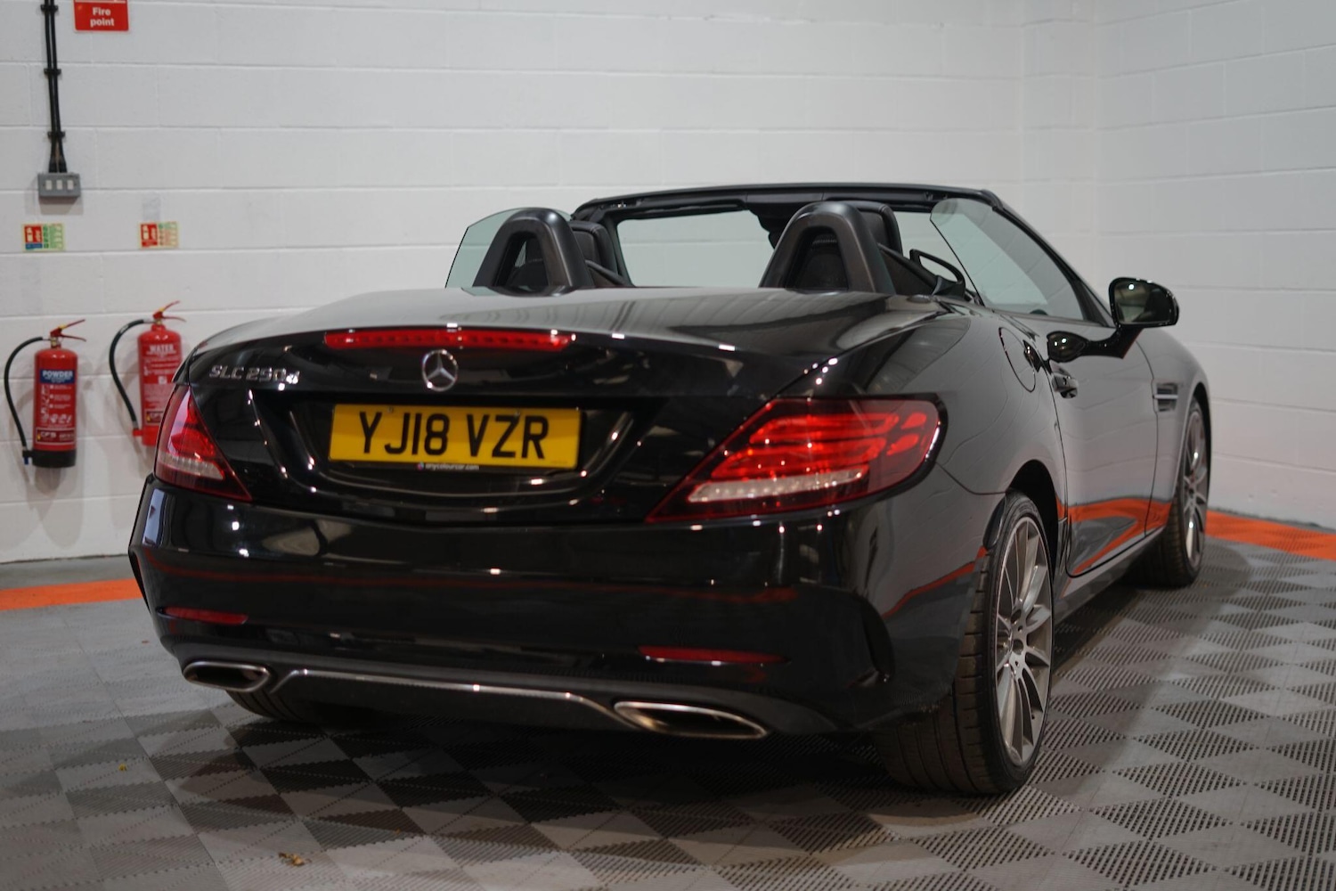 Used Mercedes-Benz SLC 2018 for sale - 76803558: Photo 3