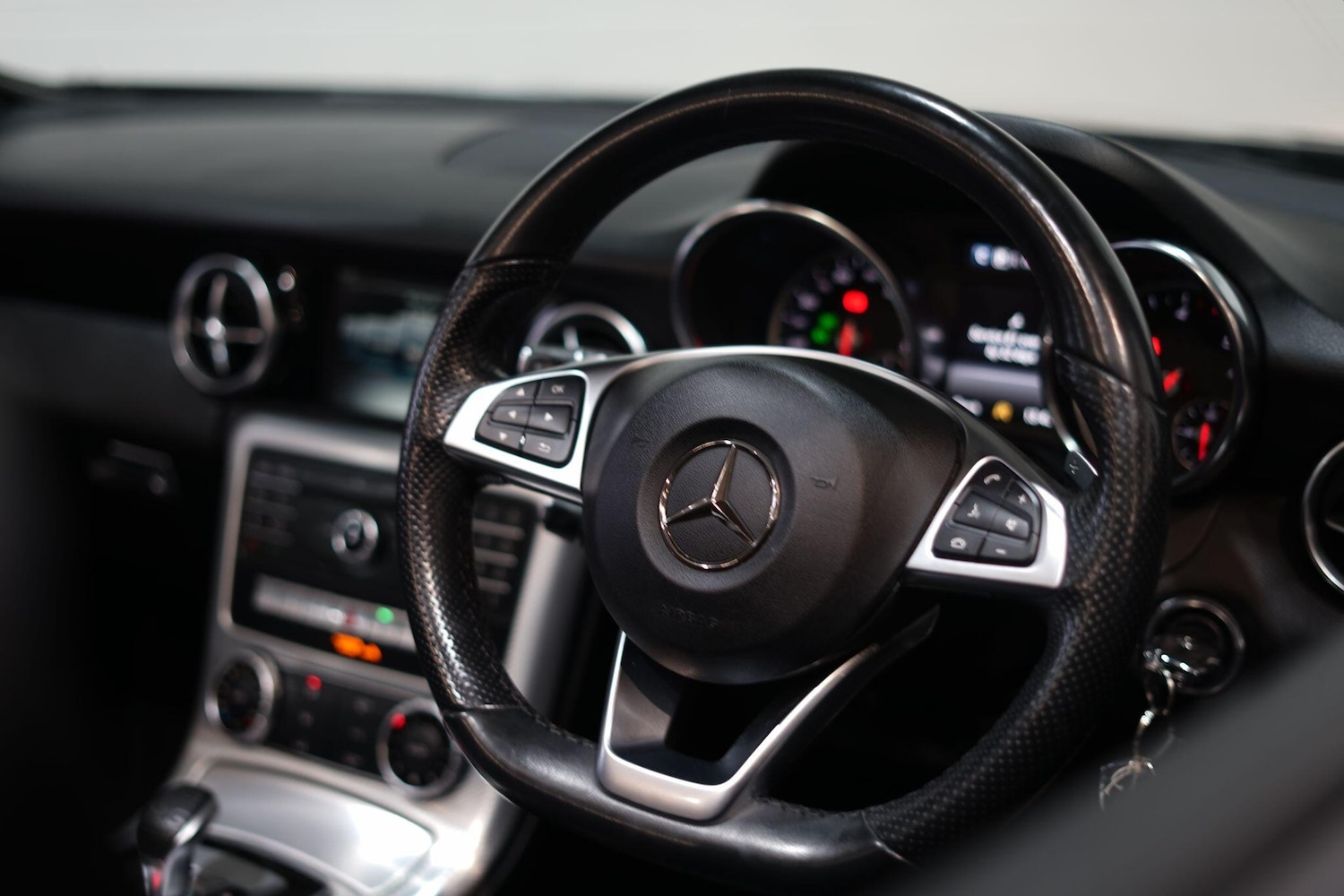 Used Mercedes-Benz SLC 2018 for sale - 76803558: Photo 53