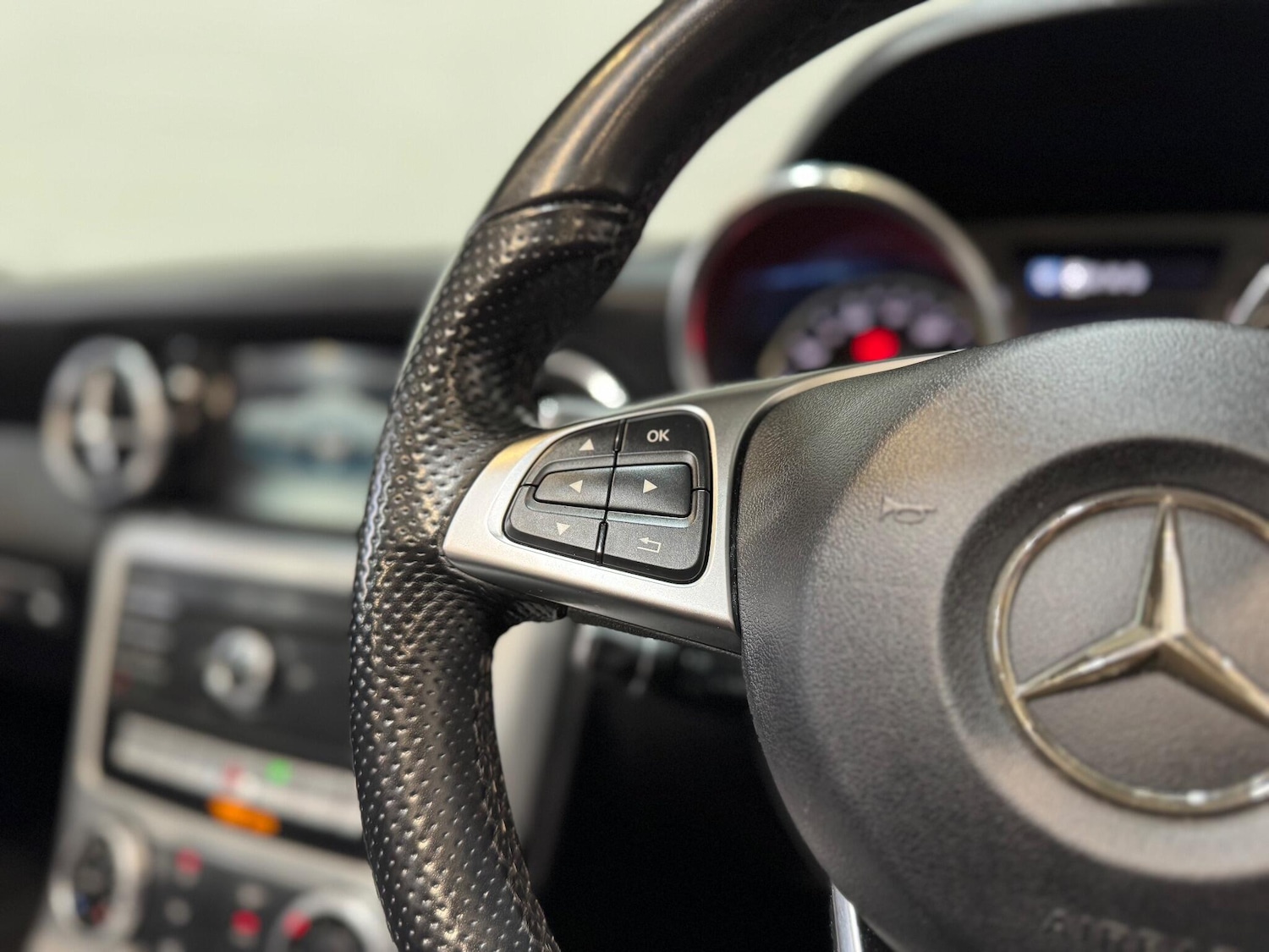 Used Mercedes-Benz SLC 2018 for sale - 76803558: Photo 54