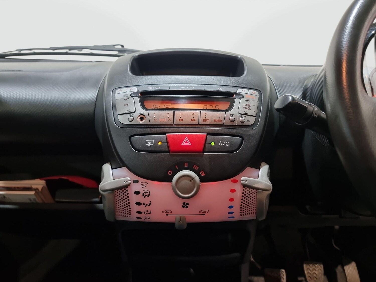 Used Toyota AYGO for sale - 77387150: Photo 27