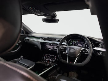 Used Audi e-tron 2023 for sale - 79075438: Photo
