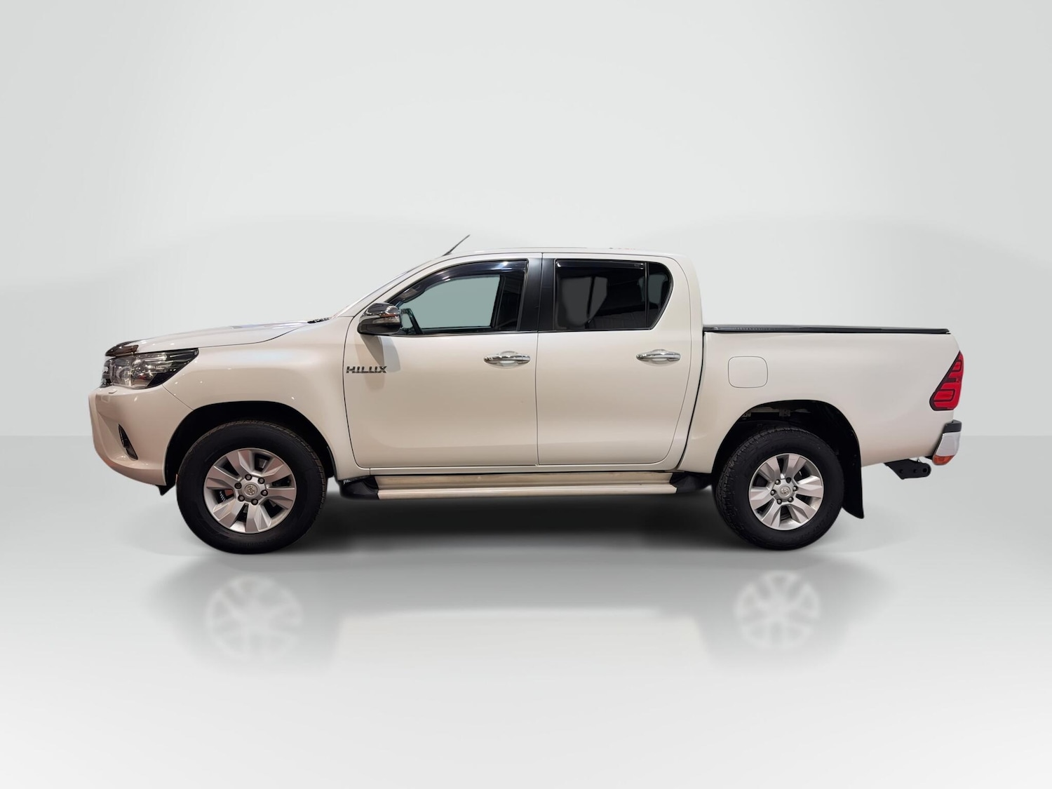 Used Toyota Hilux 2017 for sale - 77626300: Photo 2