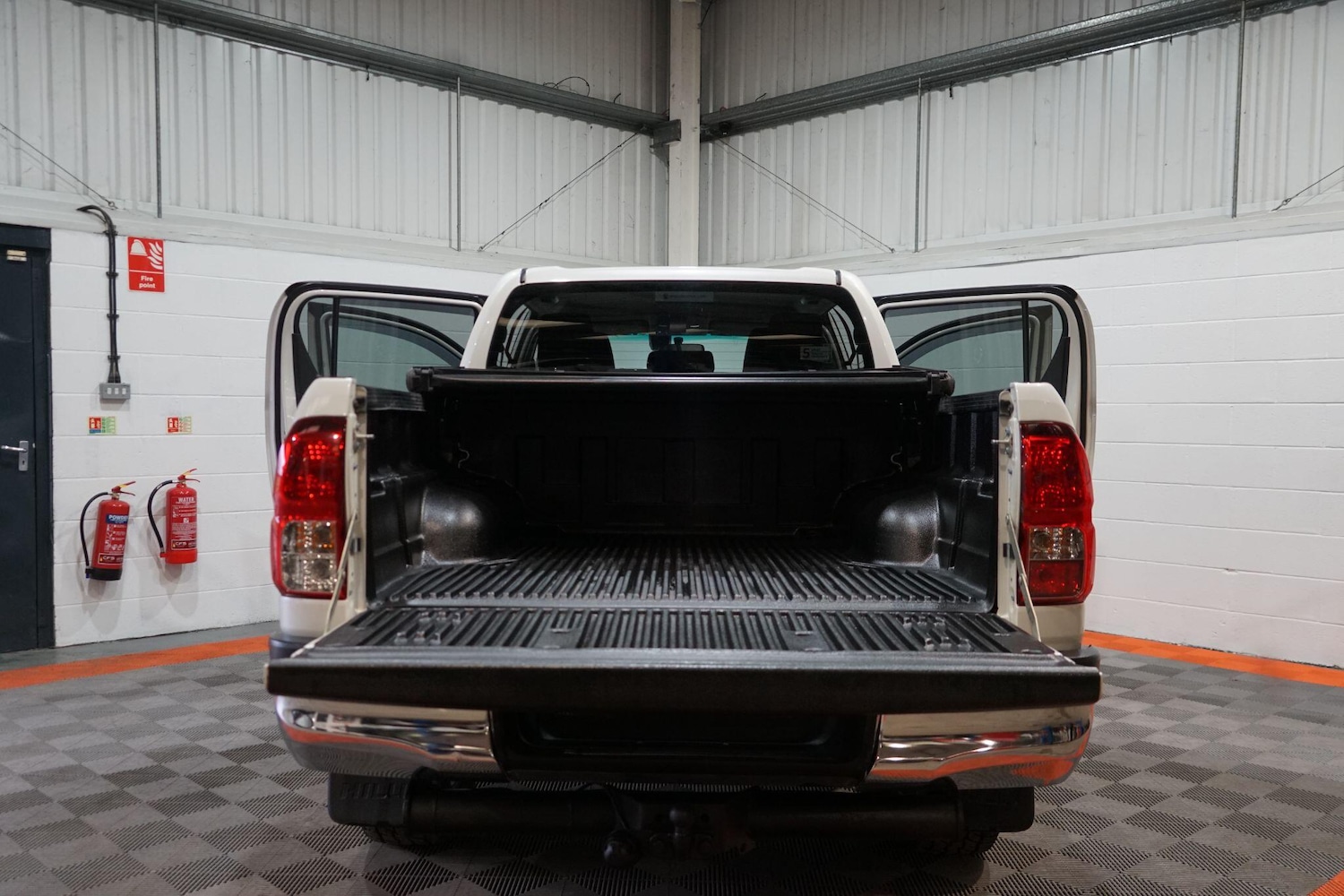 Used Toyota Hilux 2017 for sale - 77626300: Photo 20