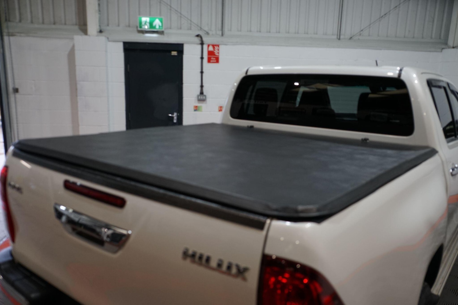 Used Toyota Hilux 2017 for sale - 77626300: Photo 26