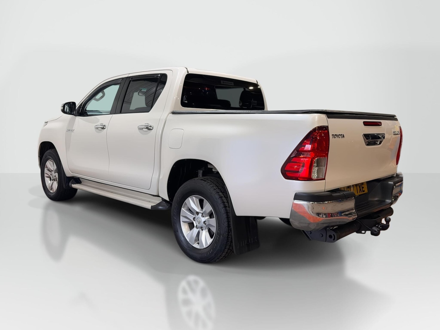 Used Toyota Hilux 2017 for sale - 77626300: Photo 3