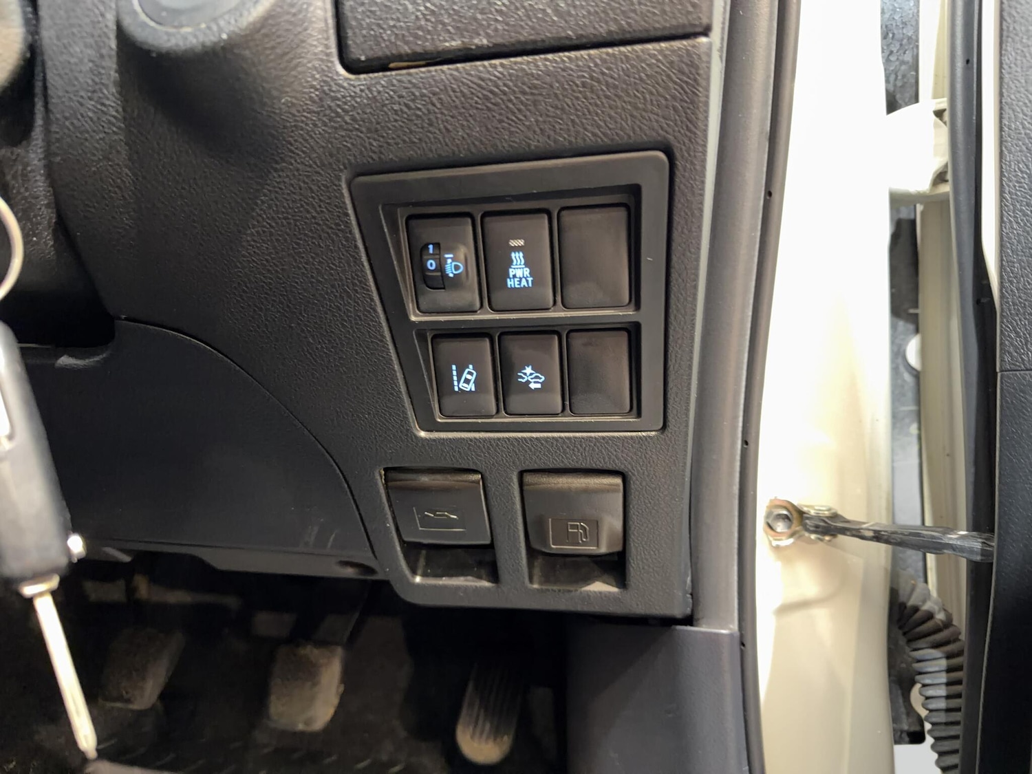 Used Toyota Hilux 2017 for sale - 77626300: Photo 32