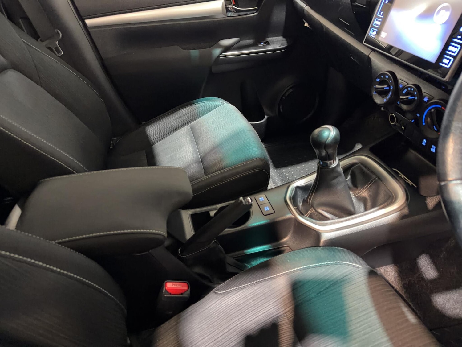 Used Toyota Hilux 2017 for sale - 77626300: Photo 45