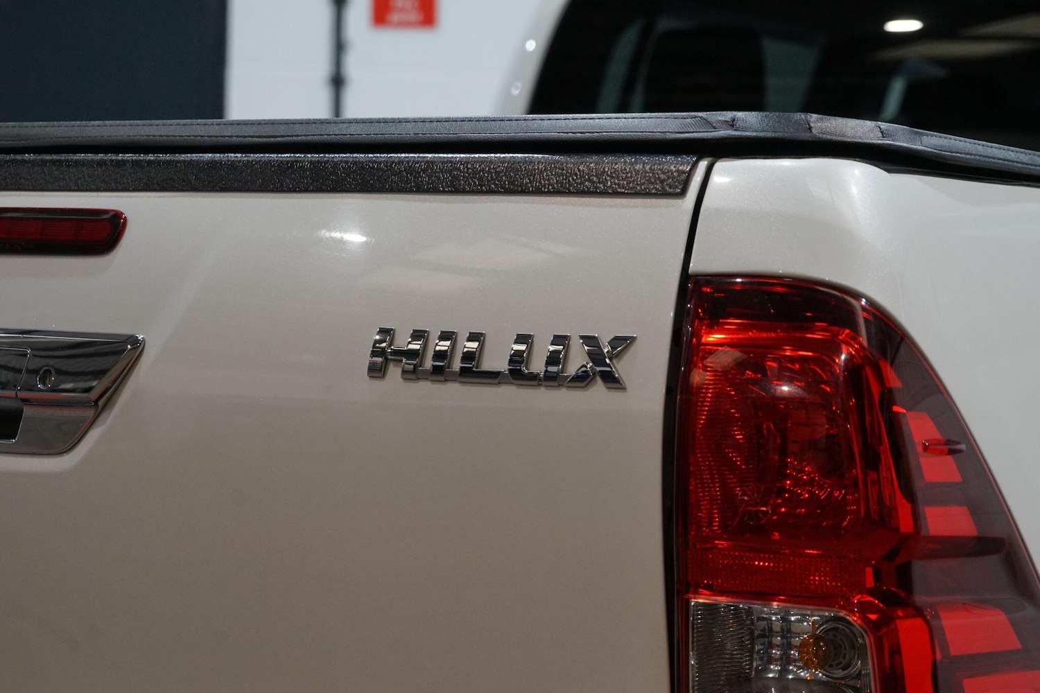 Used Toyota Hilux 2017 for sale - 77626300: Photo 64