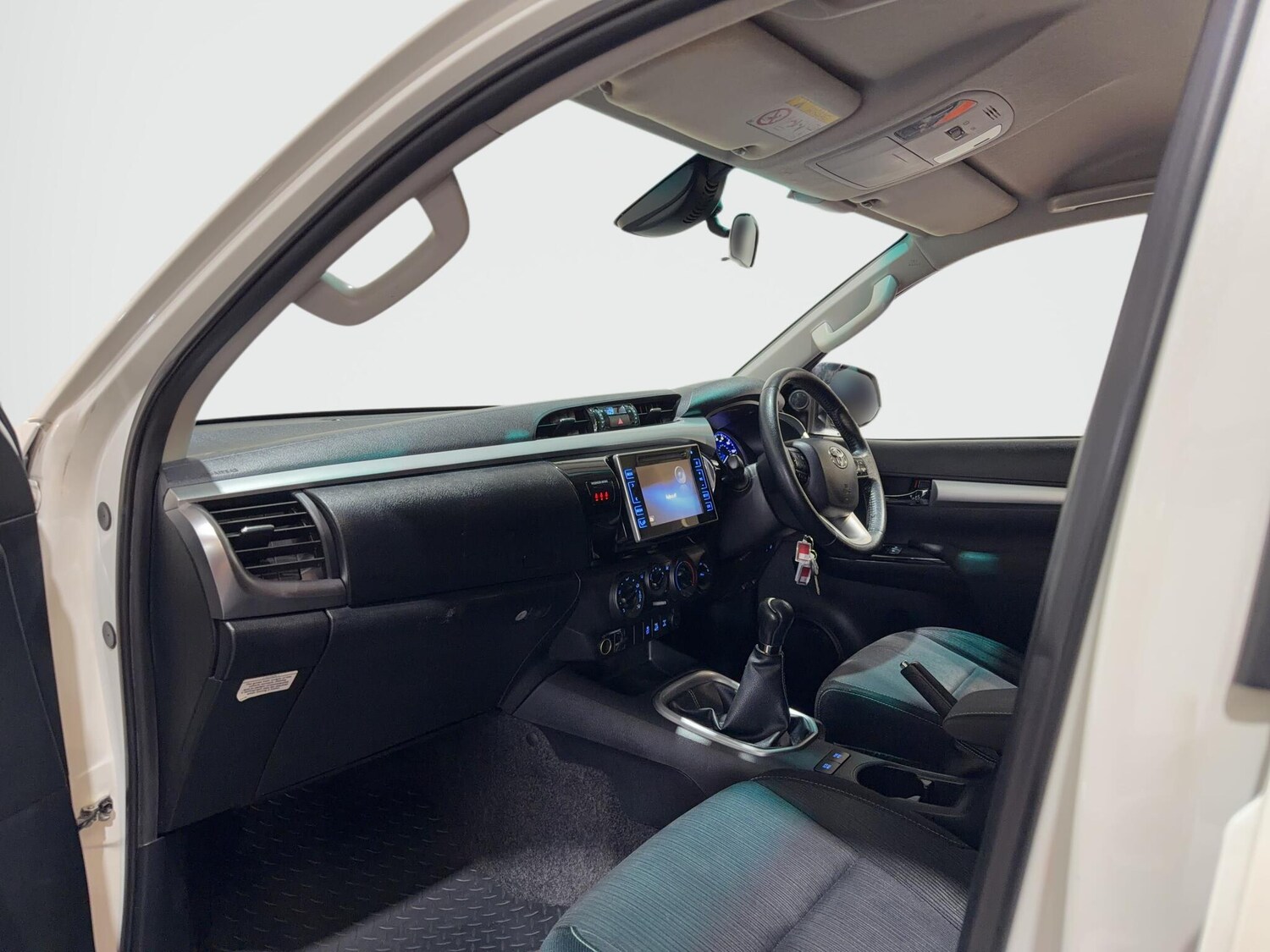 Used Toyota Hilux 2017 for sale - 77626300: Photo 66