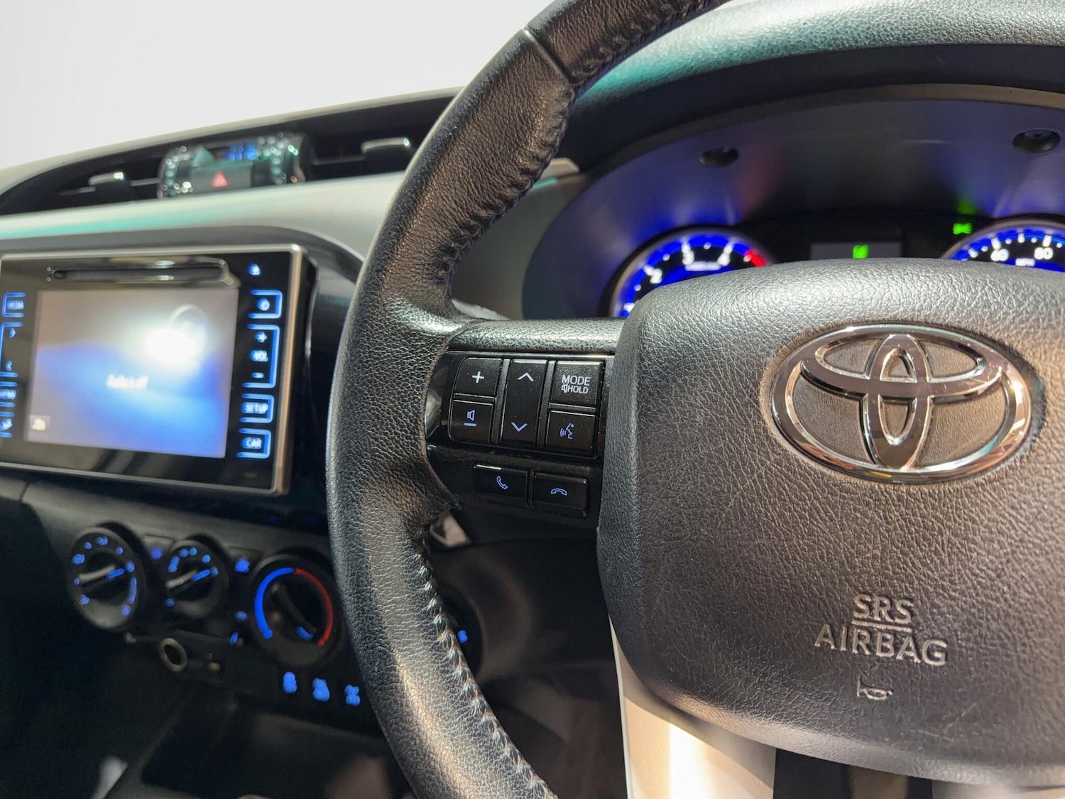 Used Toyota Hilux 2017 for sale - 77626300: Photo 69