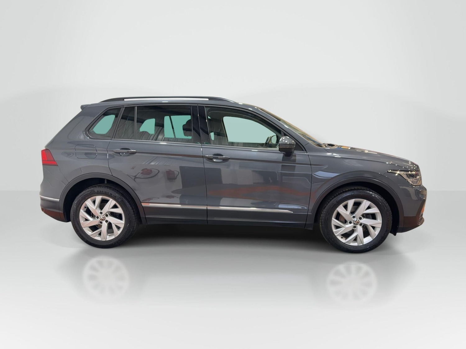 Used Volkswagen Tiguan 2022 for sale - 77425706: Photo 2