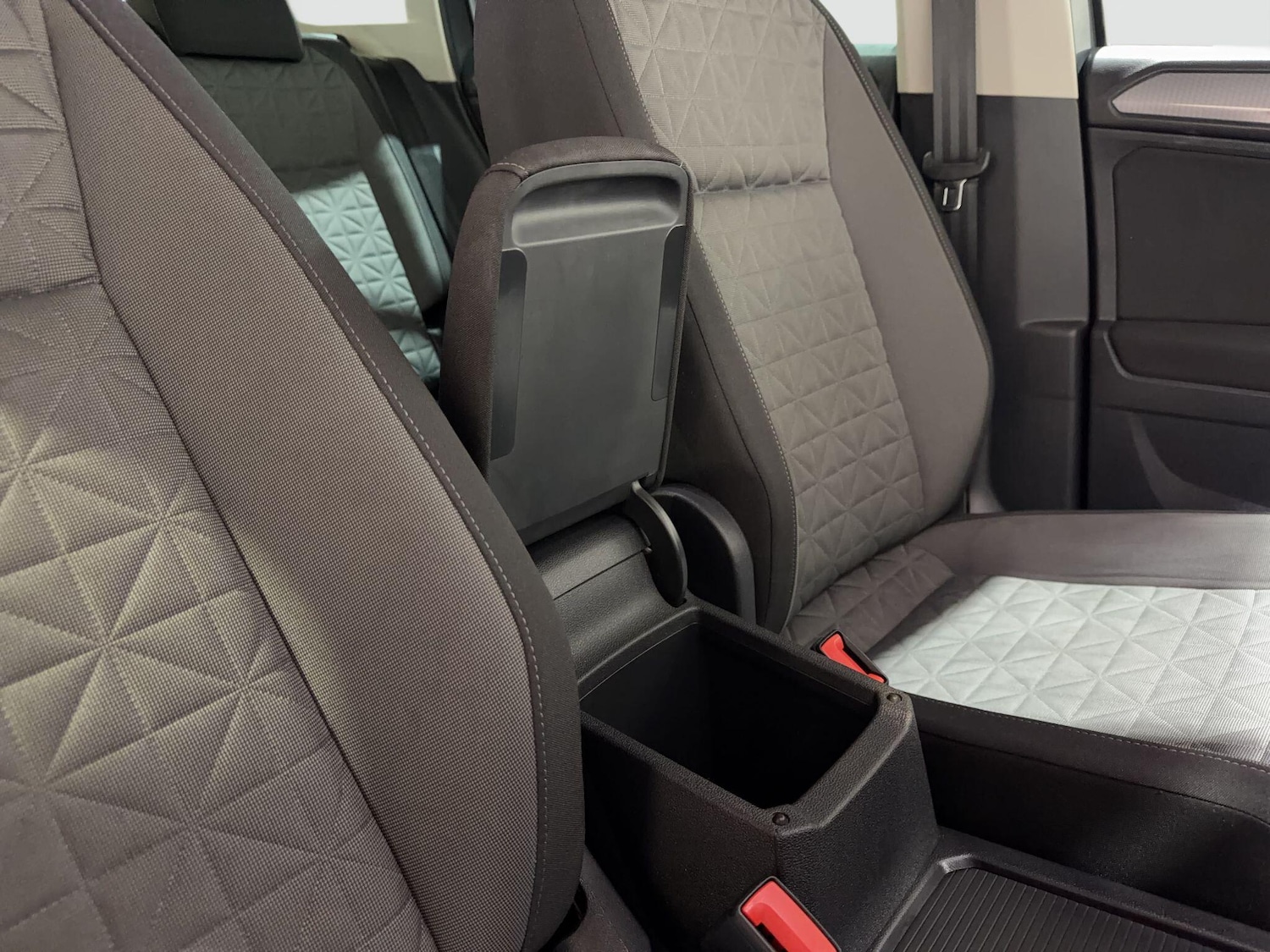 Used Volkswagen Tiguan 2022 for sale - 77425706: Photo 32