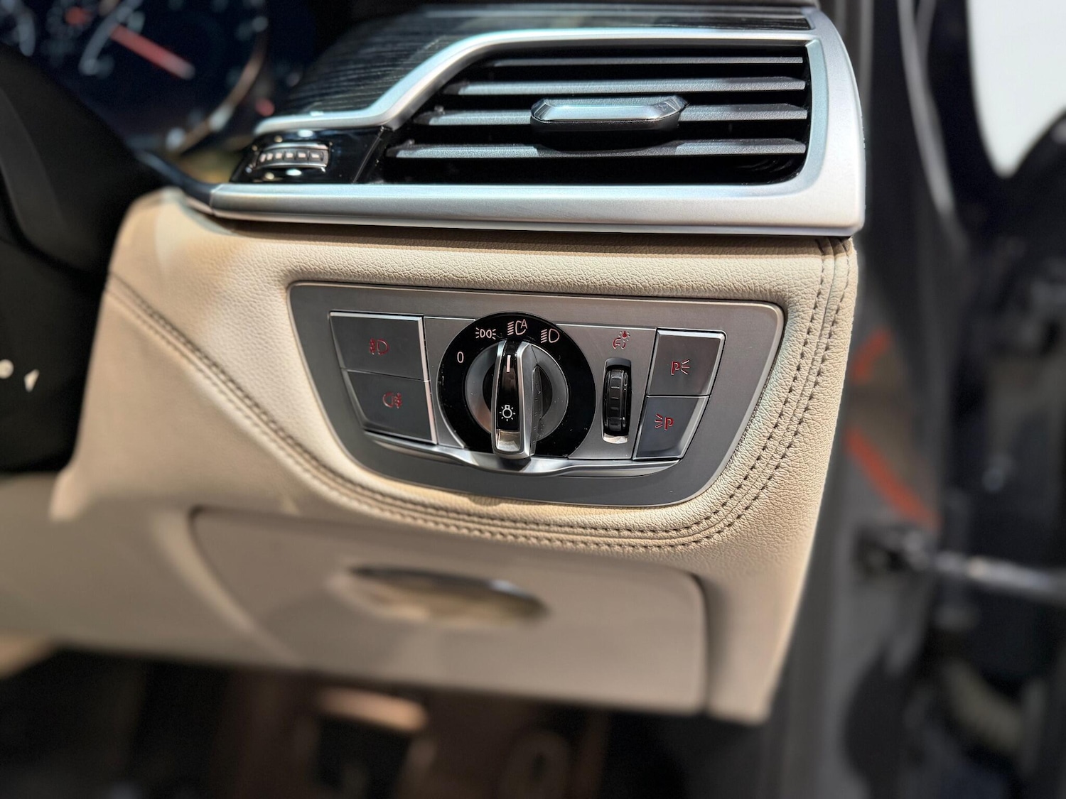 Used BMW 7 Series 2018 for sale - 77015835: Photo 37