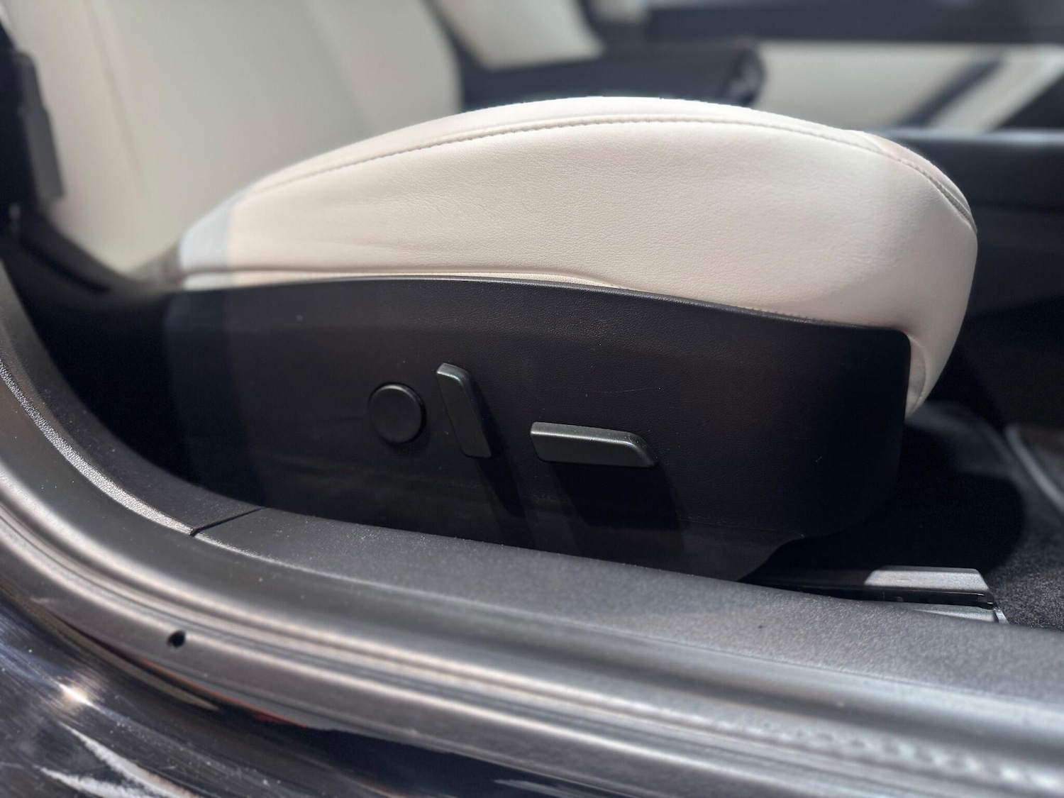 Used Tesla Model 3 2019 for sale - 76803544: Photo 48