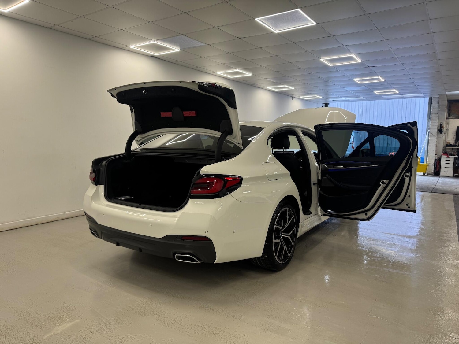 Used BMW 5 Series 2021 for sale - 76803539: Photo 13